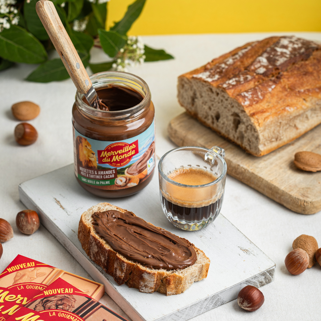 Délicieuse la matin avec du pain et du café